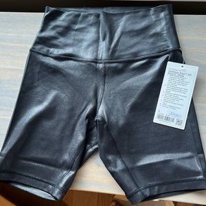 lululemon Align™ High-Rise Short 8"
Shine SIZE 6